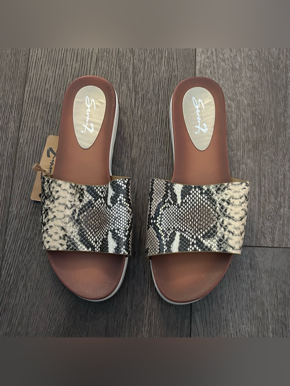 NWT Seven7 Indie Rave Python Snake Print Slide Sandals Size 10